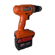 Lade das Bild in den Galerie-Viewer, Milwaukee 18V auf Black &amp; Decker 18V Ni-Cd Akkuadapter
